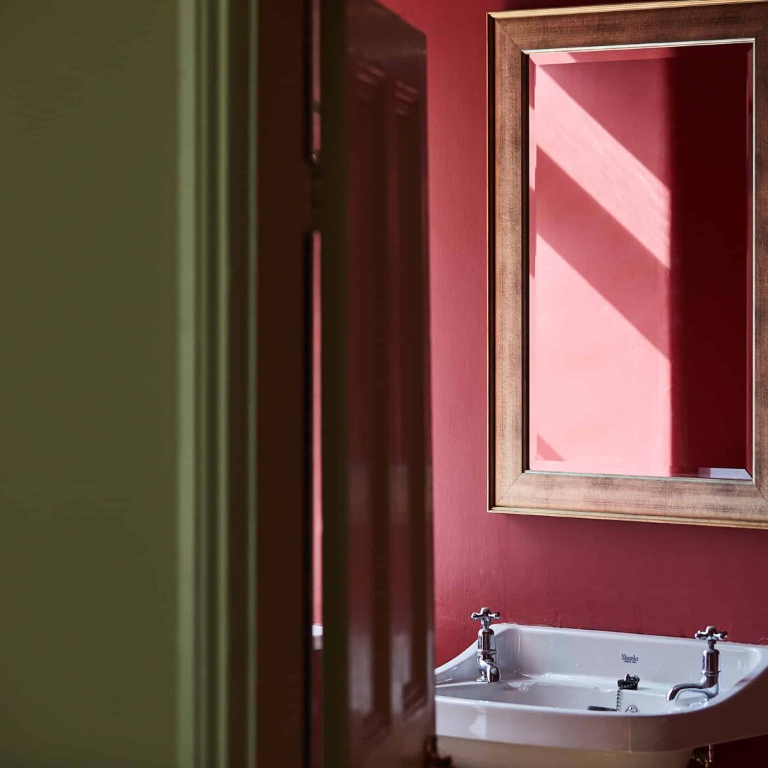 Manton Property. Cotswolds. Gloucestershire. Oxfordshire. Hampshire. Berkshire. Wiltshire. Project Management. Property Renovation. Interior decor.